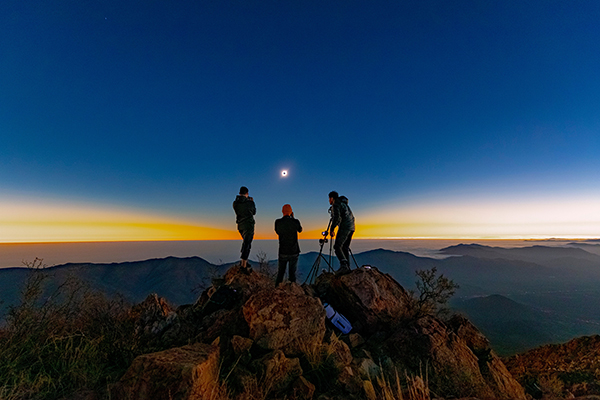 Family veiwing eclipse