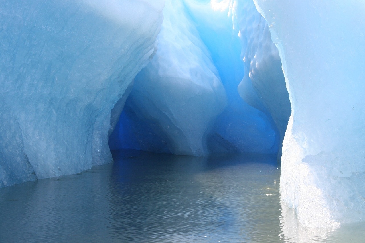 TRAVEL_ALASKA23_iceberg