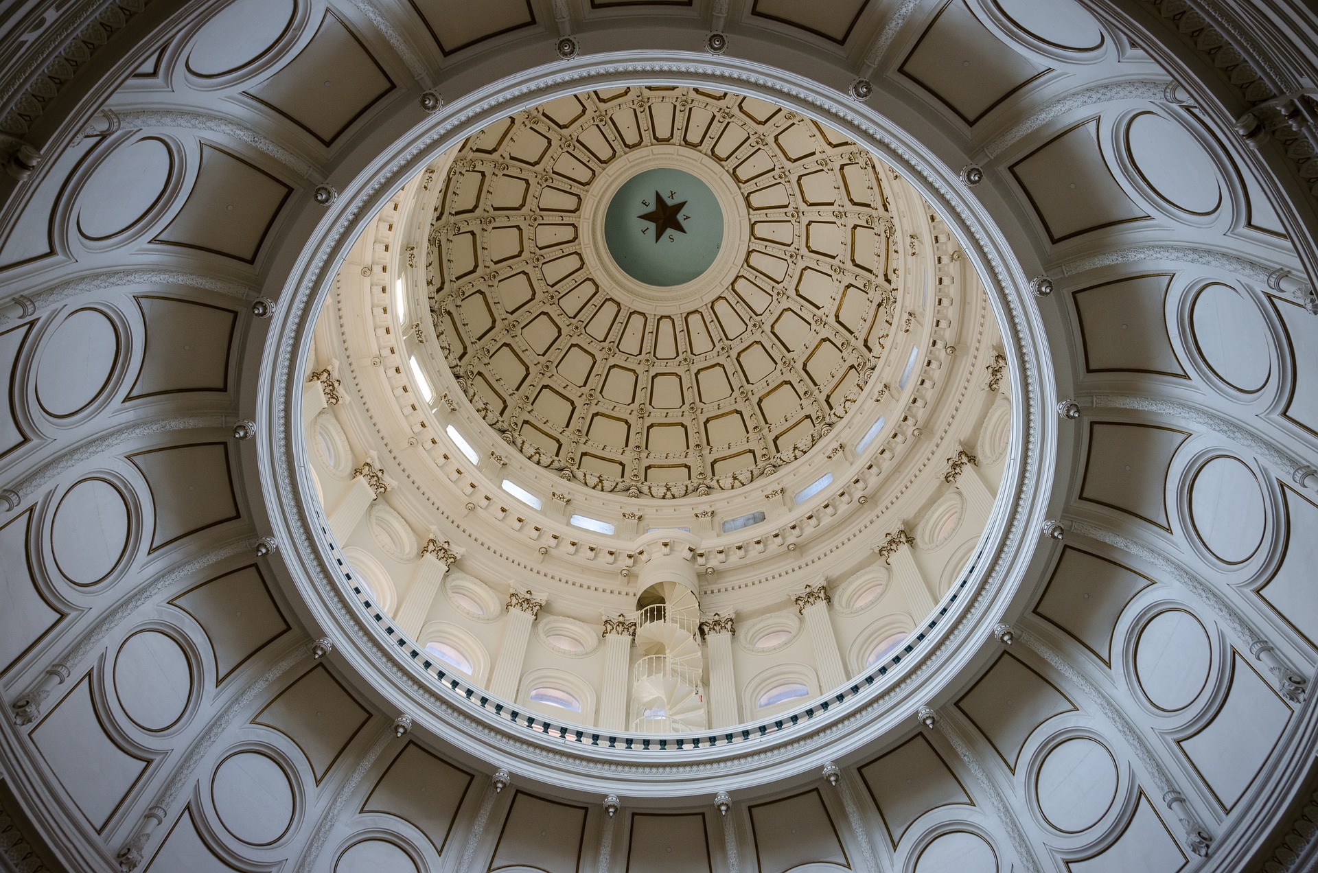 TRAVEL_ECLIPSE24_Austin Capital Dome