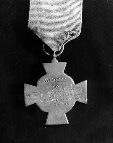 Edouard_Izacs_Medal_of_Honor.jpg